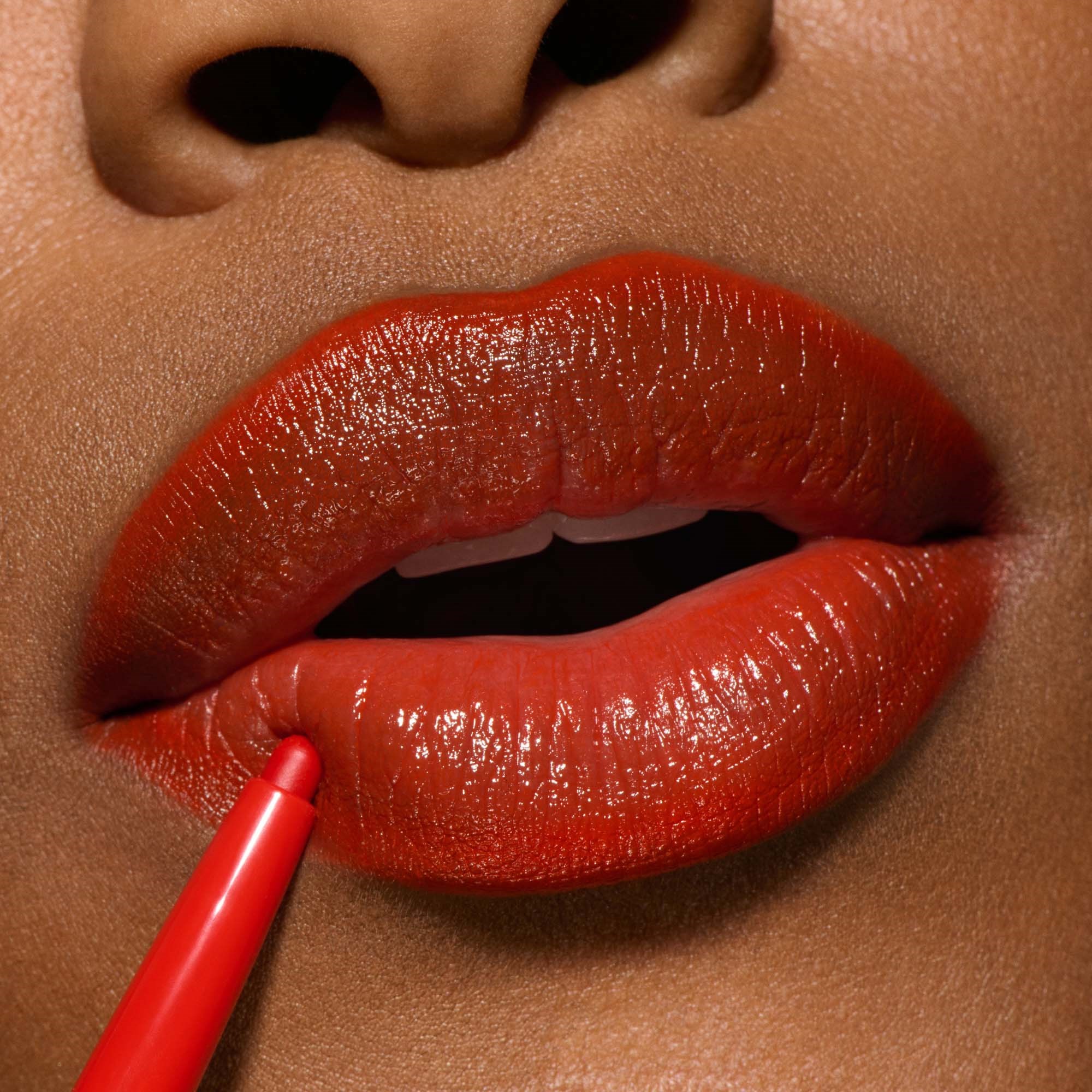 MAC Cosmetics Lipglazer Glossy Liner Lady Danger (obrázok 4)