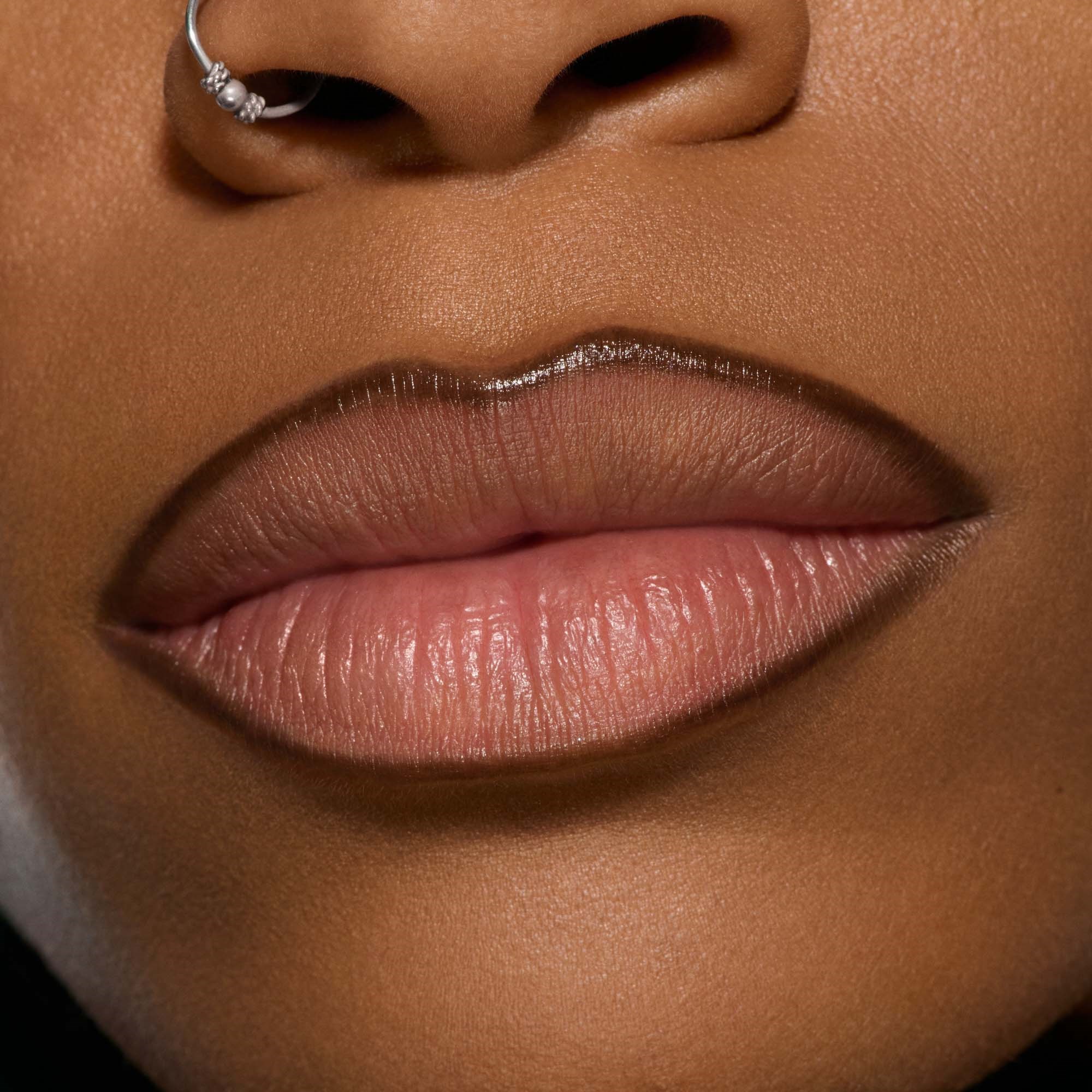 MAC Cosmetics Lipglazer Glossy Liner Root For Me! (obrázok 4)
