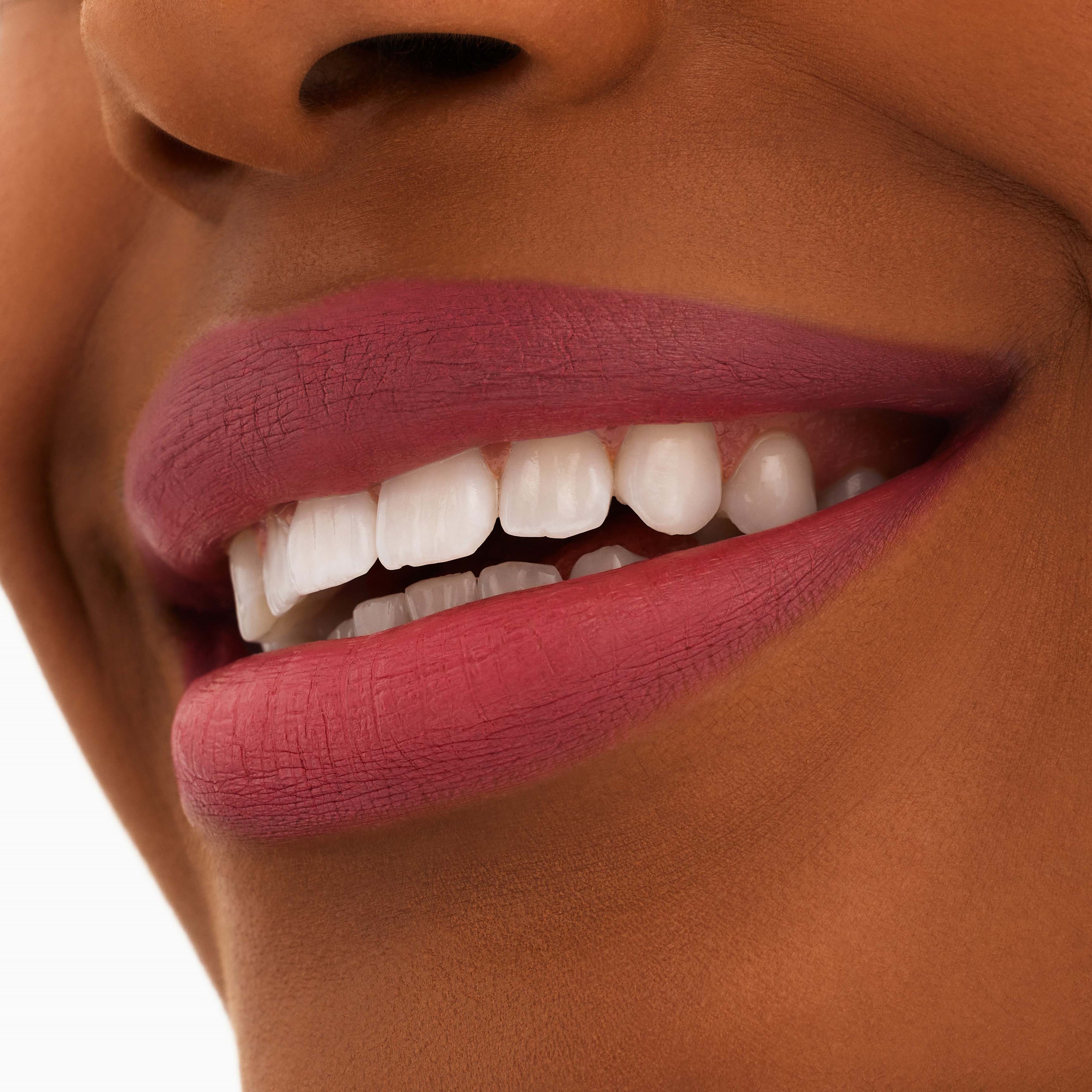MAC Cosmetics Locked Kiss 24Hr Lipstick Connoisseur (obrázok 4)