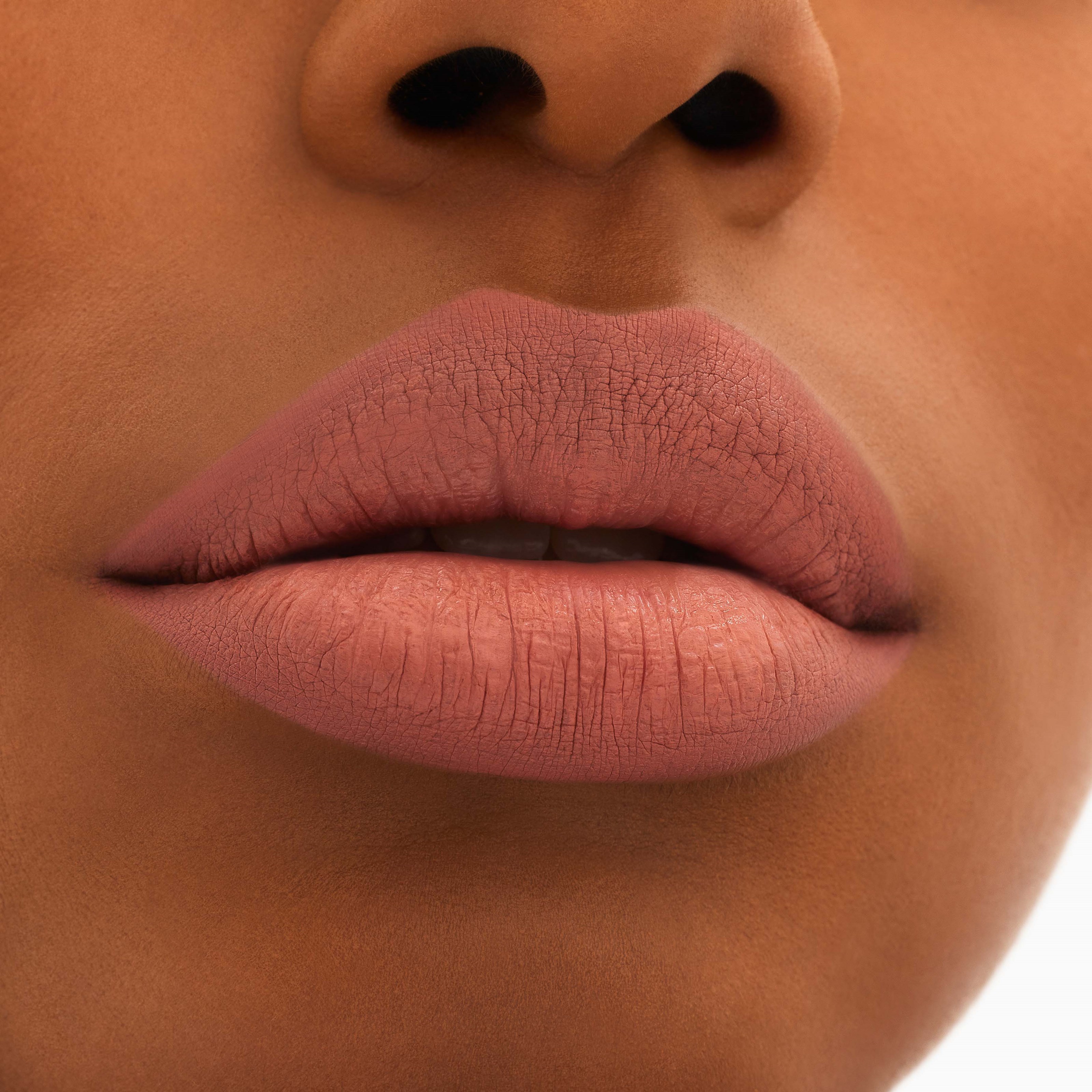 MAC Cosmetics Locked Kiss 24Hr Lipstick Mischief (obrázok 4)