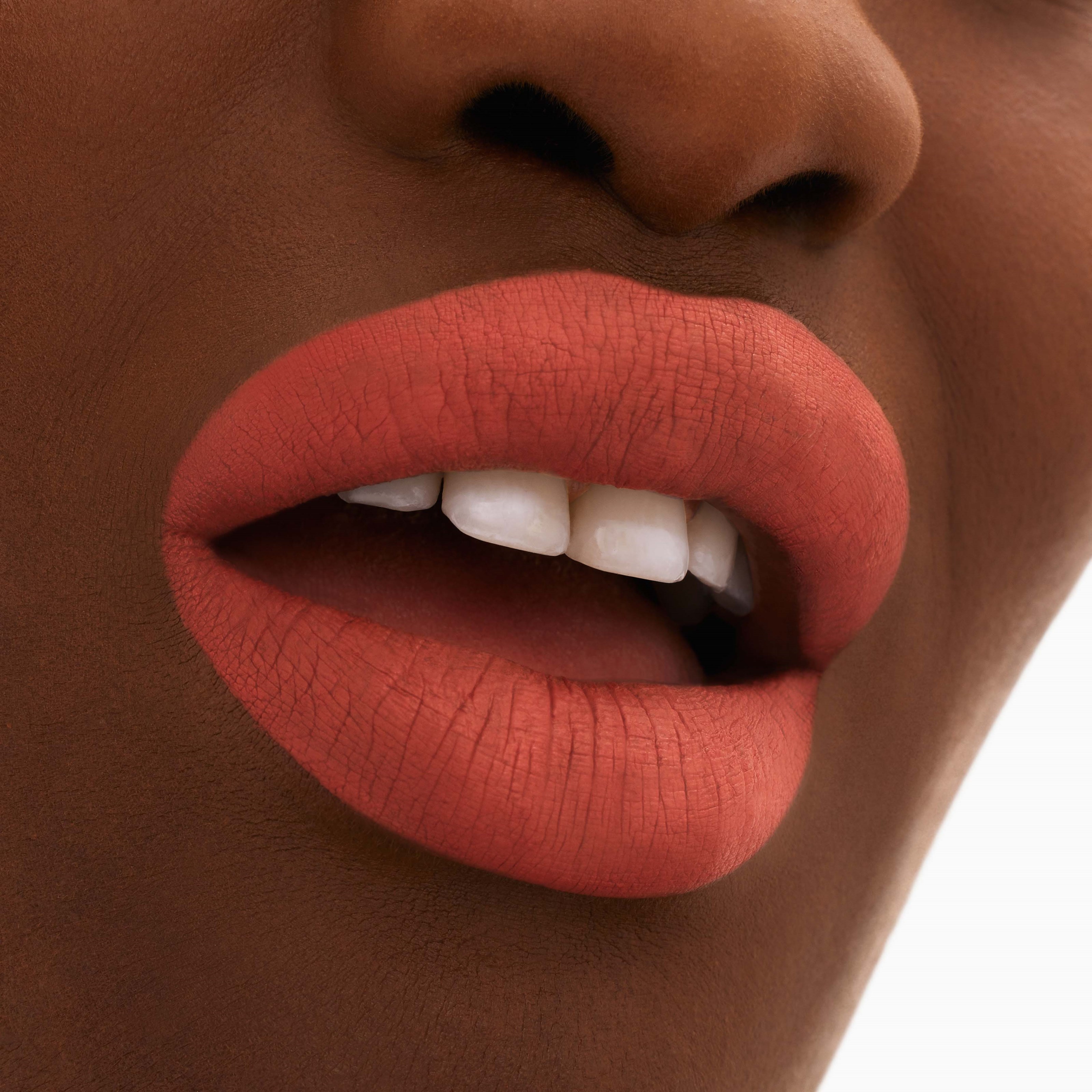 MAC Cosmetics Locked Kiss 24Hr Lipstick Mull It Over & Over (obrázok 4)