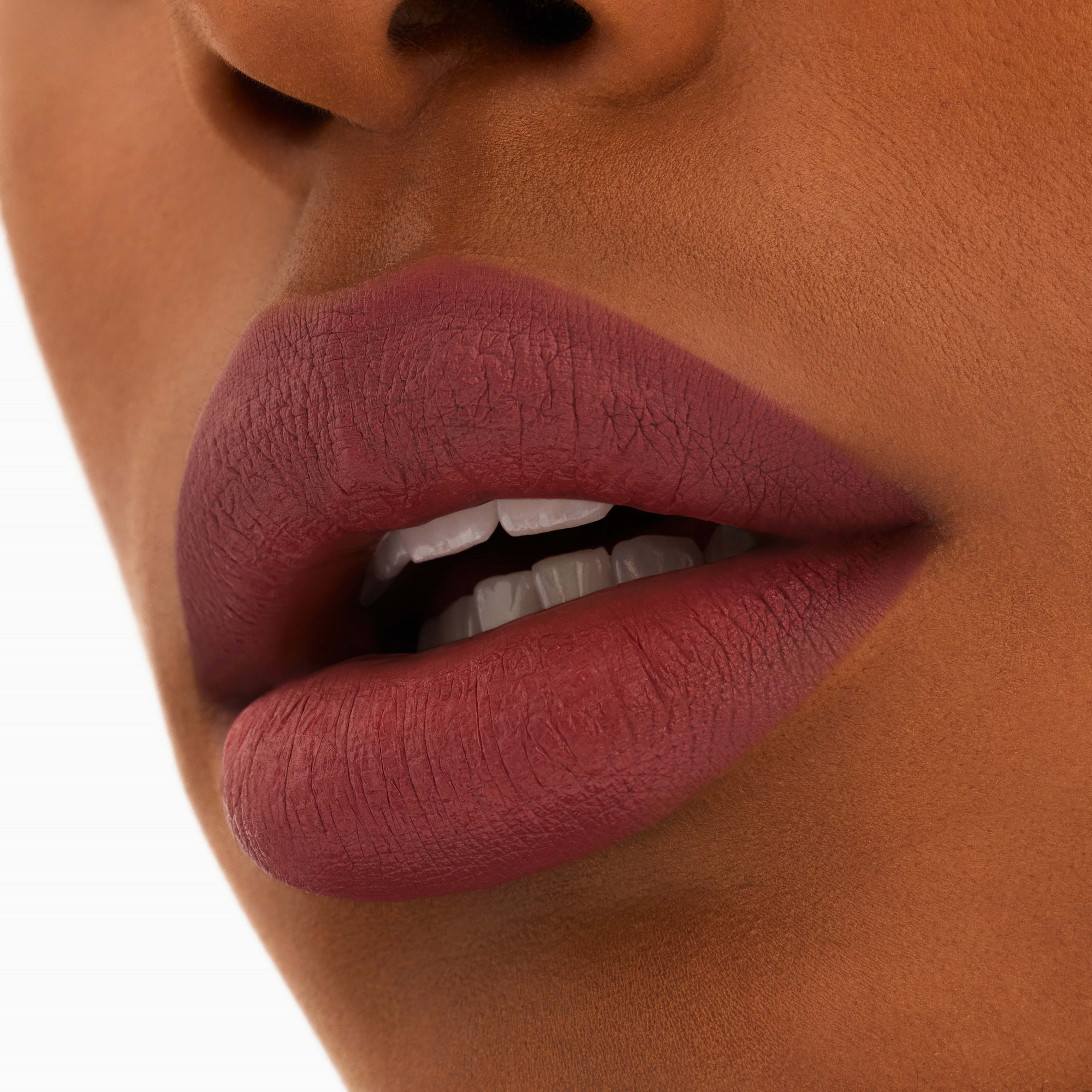 MAC Cosmetics Locked Kiss 24Hr Lipstick Opulence (obrázok 4)