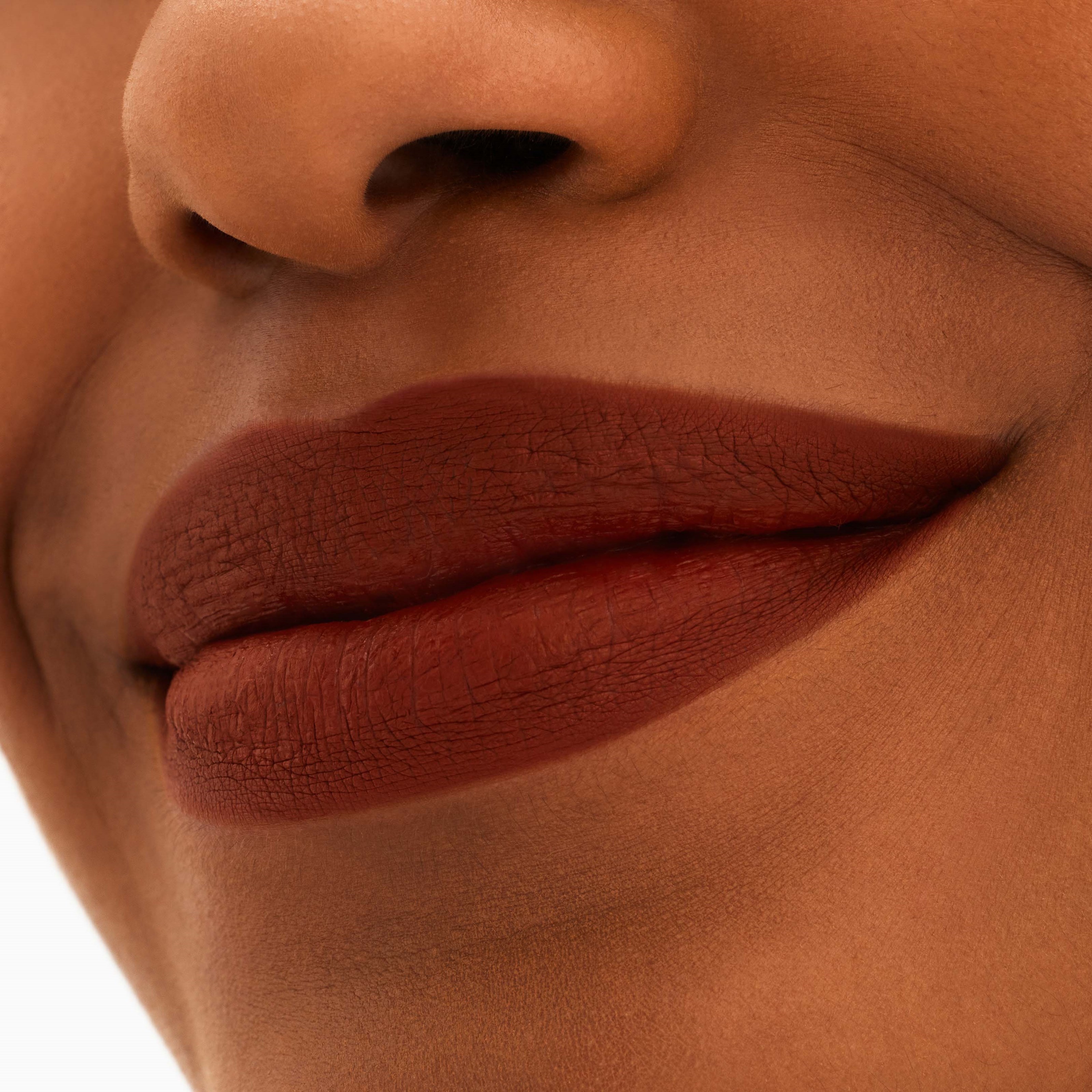 MAC Cosmetics Locked Kiss 24Hr Lipstick Sophistry (obrázok 4)