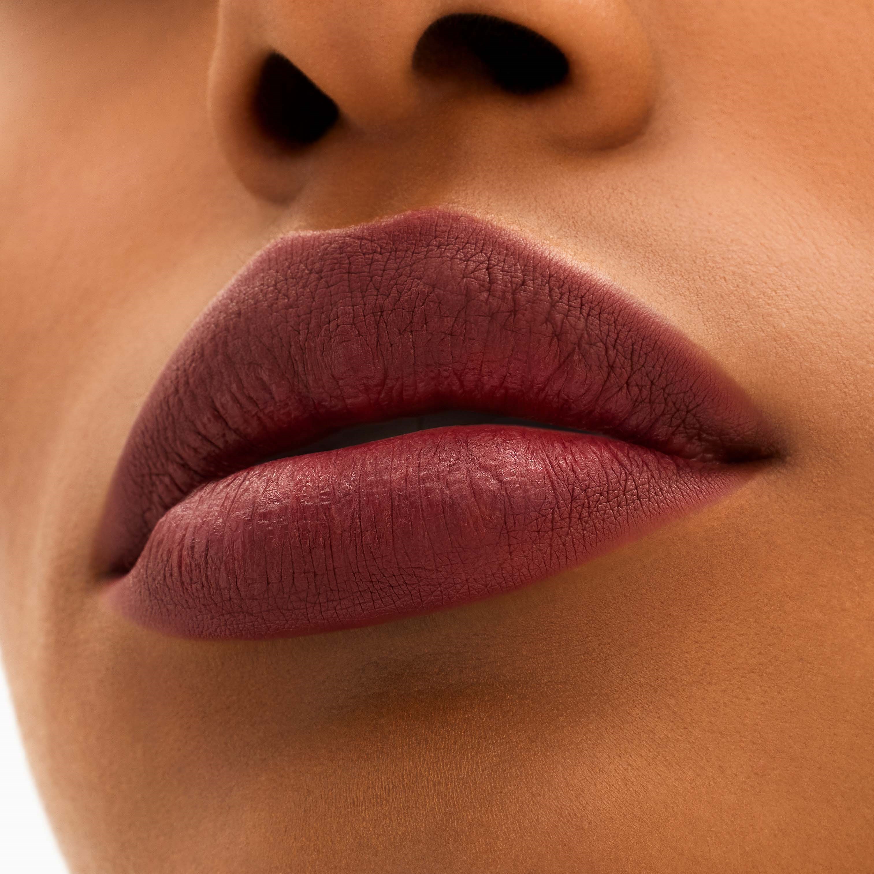 MAC Cosmetics Locked Kiss 24Hr Lipstick Vixen (obrázok 4)