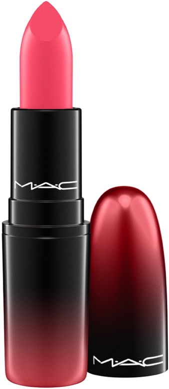 Een roze lippenstift met een zwarte en rode dop, merk MAC, staat rechtop.