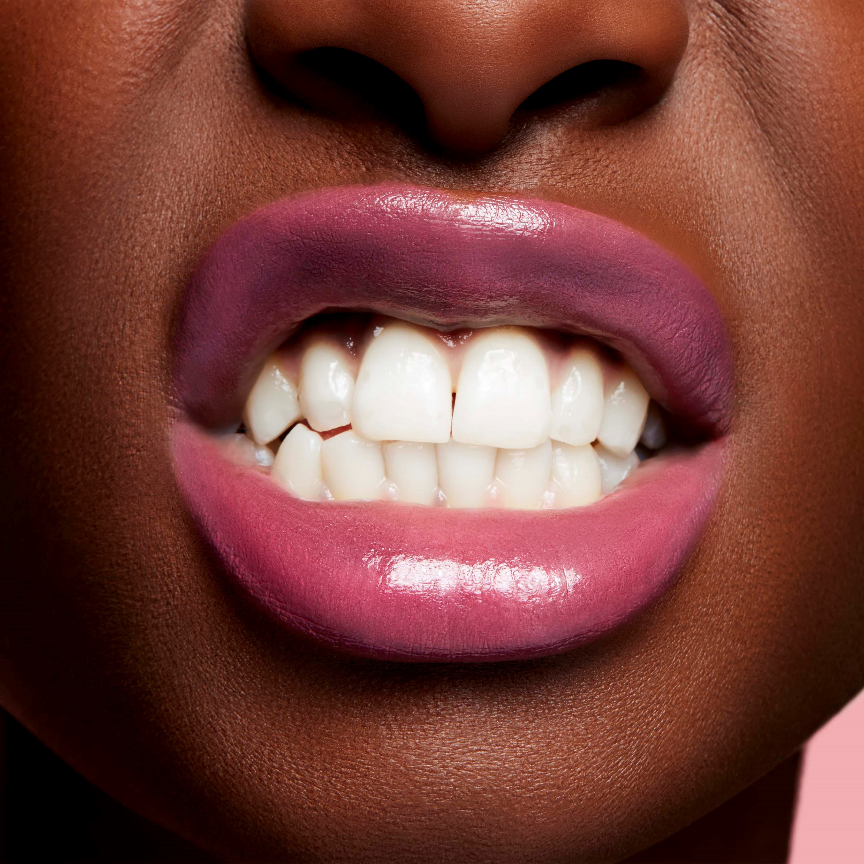 MAC Cosmetics Lustreglass Pomadka do ust No Photos (obrázok 4)