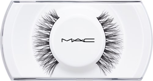 Künstliche Wimpern in einem transparenten Behälter mit MAC-Logo in der Mitte.