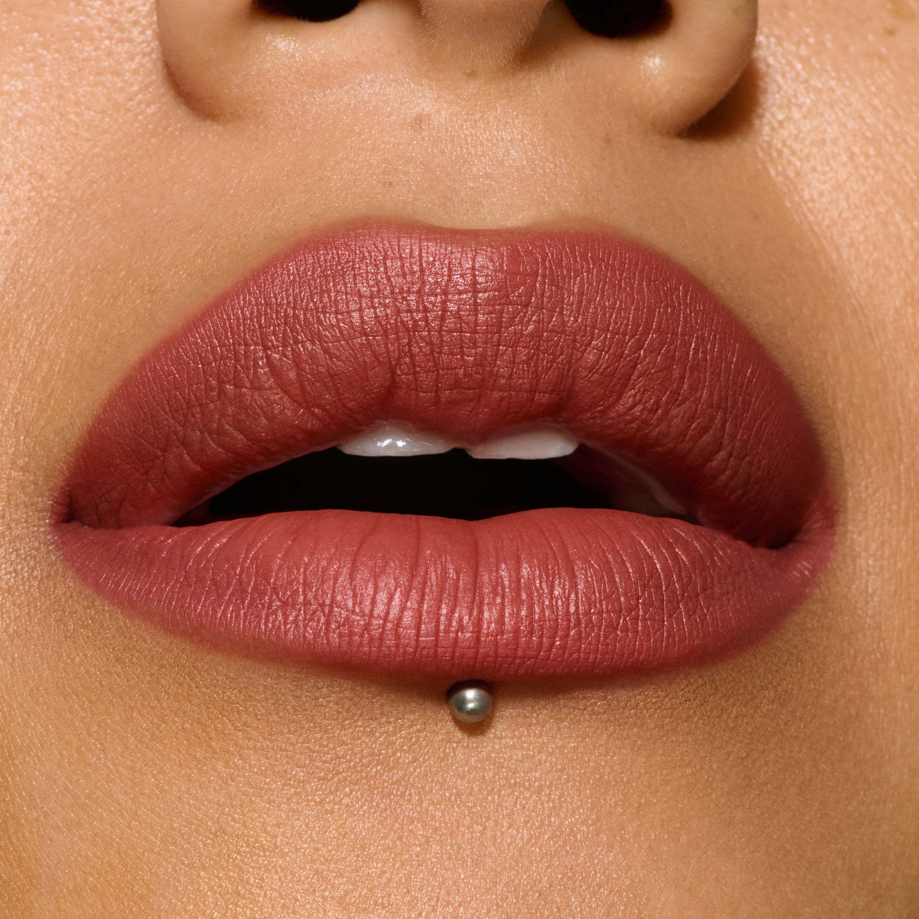 MAC Cosmetics Macximal Silky Matte Lipstick Unbothered (obrázok 4)