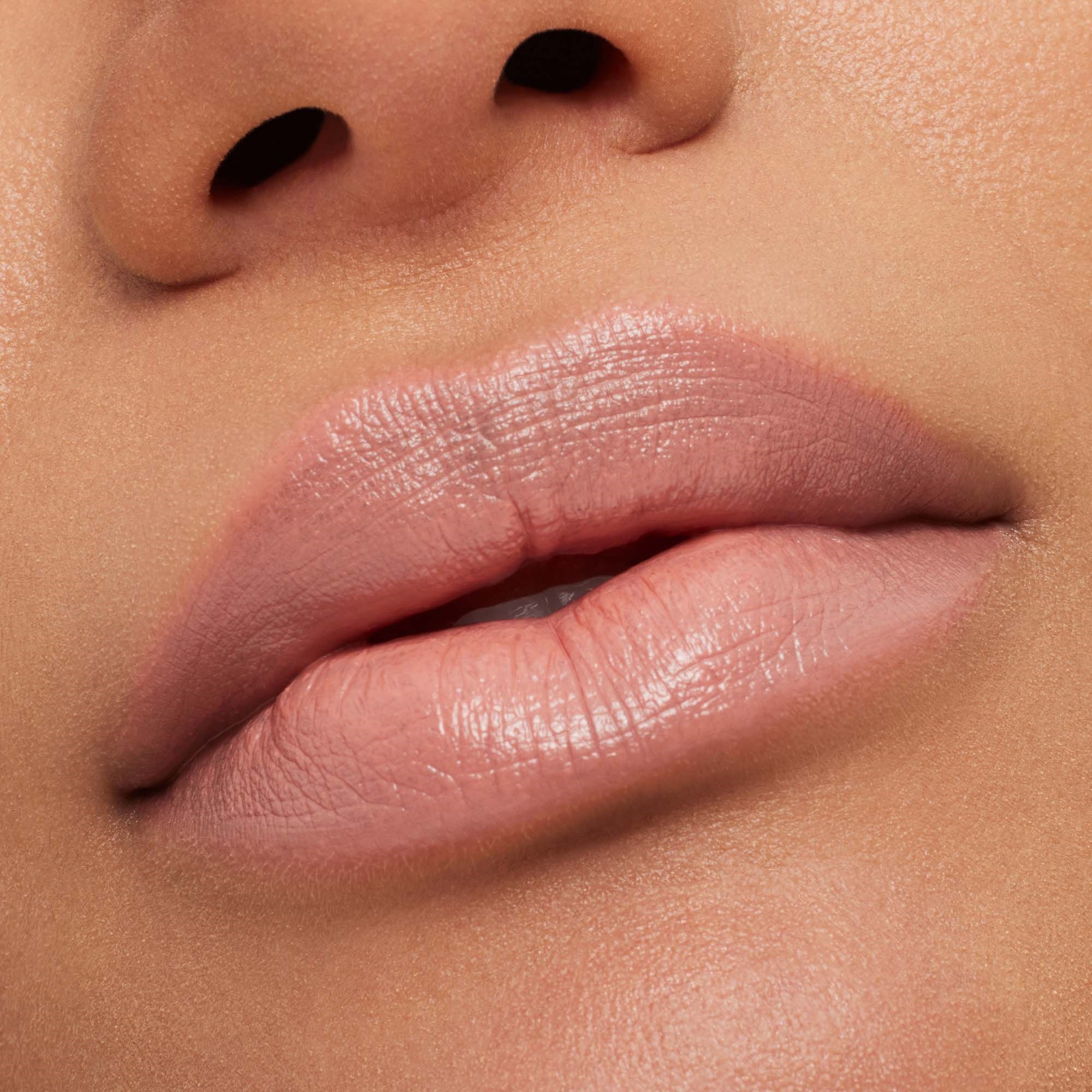 MAC Cosmetics Macximal Sleek Satin Lipstick Blankety (obrázok 3)