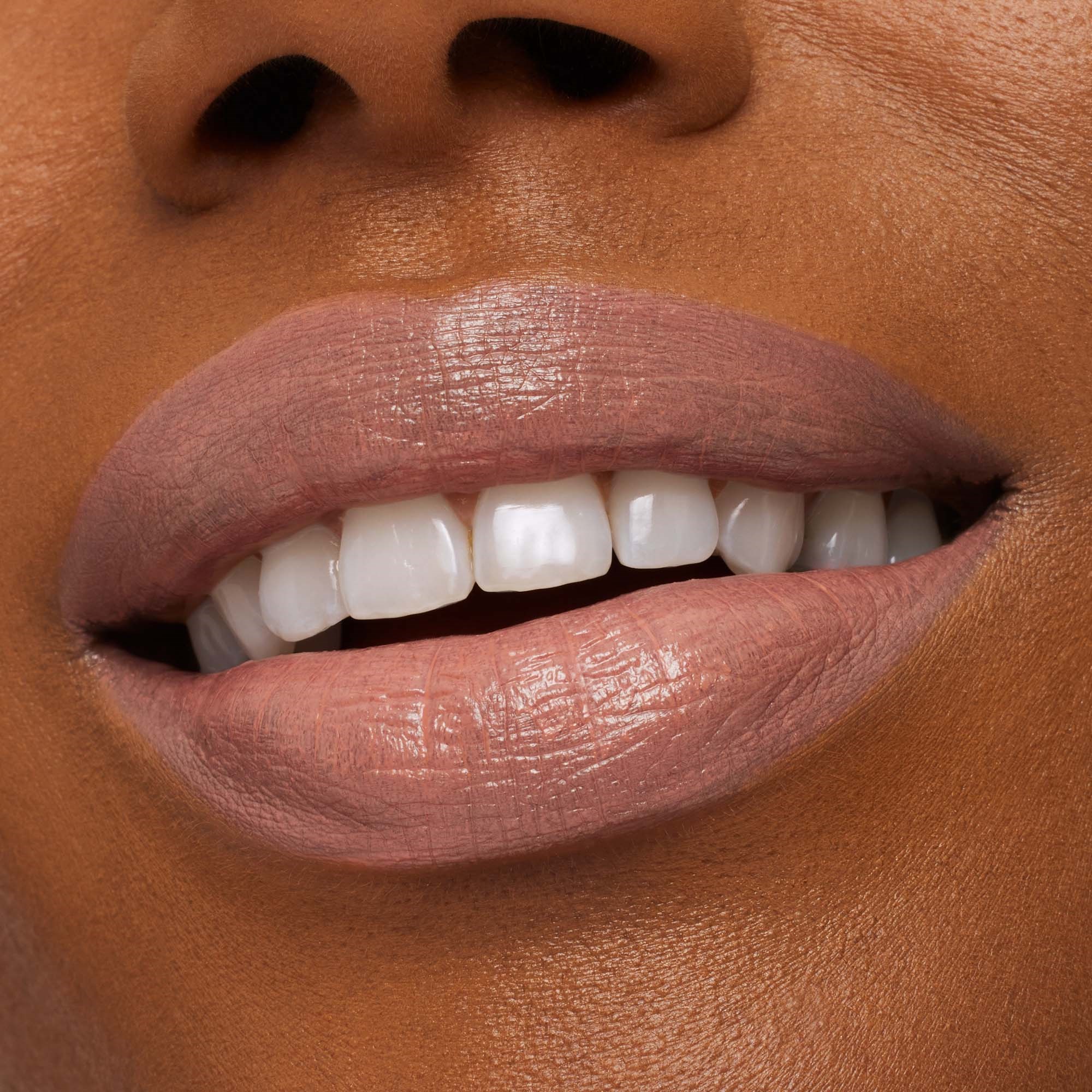 MAC Cosmetics Macximal Sleek Satin Lipstick Blankety (obrázok 4)