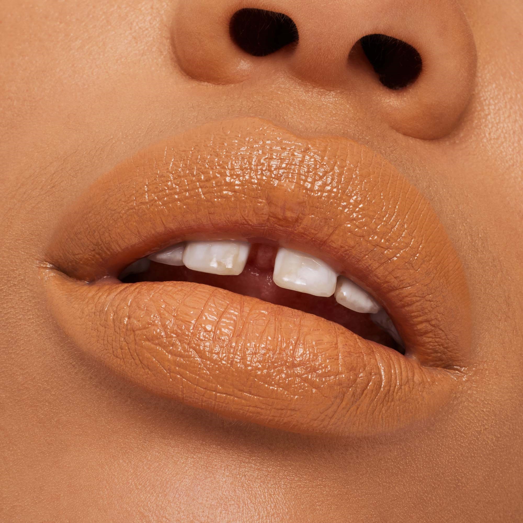 MAC Cosmetics Macximal Sleek Satin Lipstick Call It Cozy (obrázok 3)