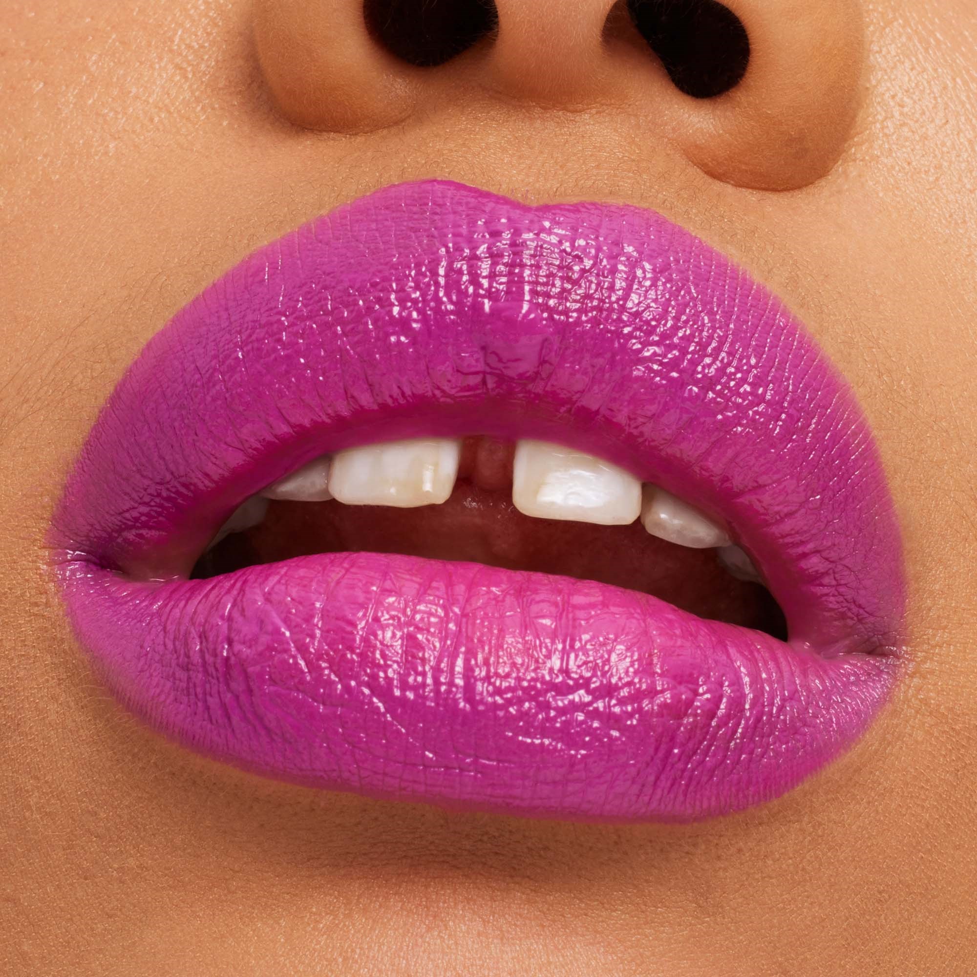 MAC Cosmetics Macximal Sleek Satin Lipstick Violet Vapour (obrázok 3)