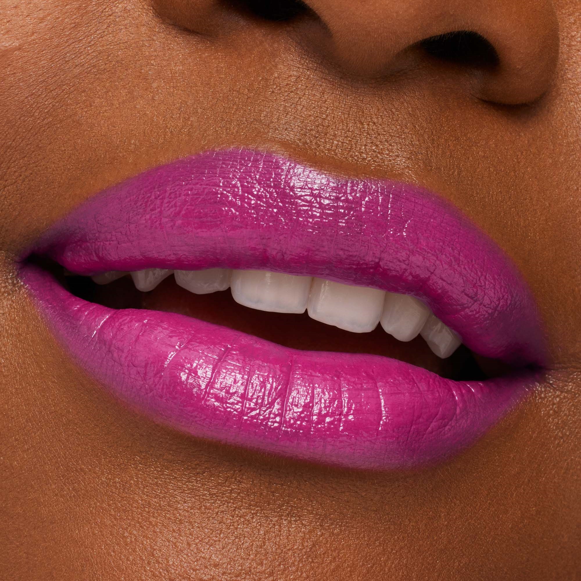 MAC Cosmetics Macximal Sleek Satin Lipstick Violet Vapour (obrázok 4)