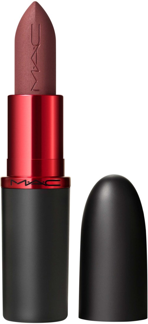 Ein Lippenstift mit schwarzem Gehäuse und mattem bräunlich-pinker Farbton. Markenlogo ist sichtbar. Der Deckel ist abgenommen.