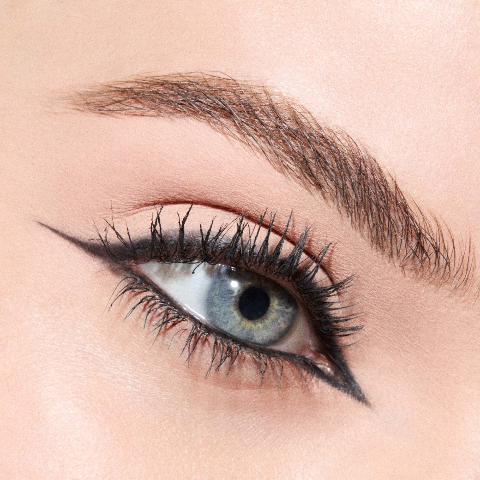 MAC Cosmetics Multisculpt Matte Painterly (obrázok 3)