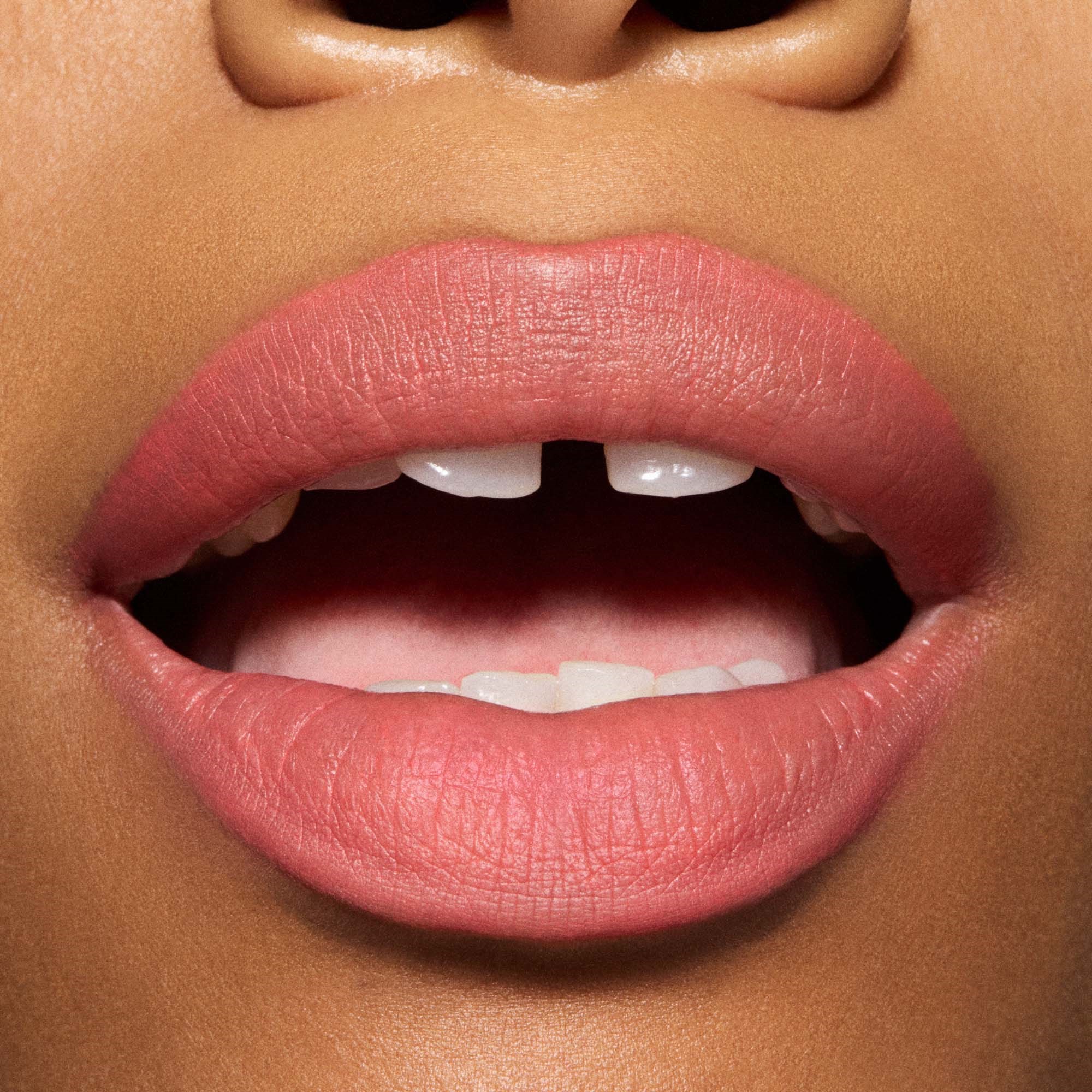 MAC Cosmetics Powder Kiss Hazy Matte Lipstick Mandarin O (obrázok 5)