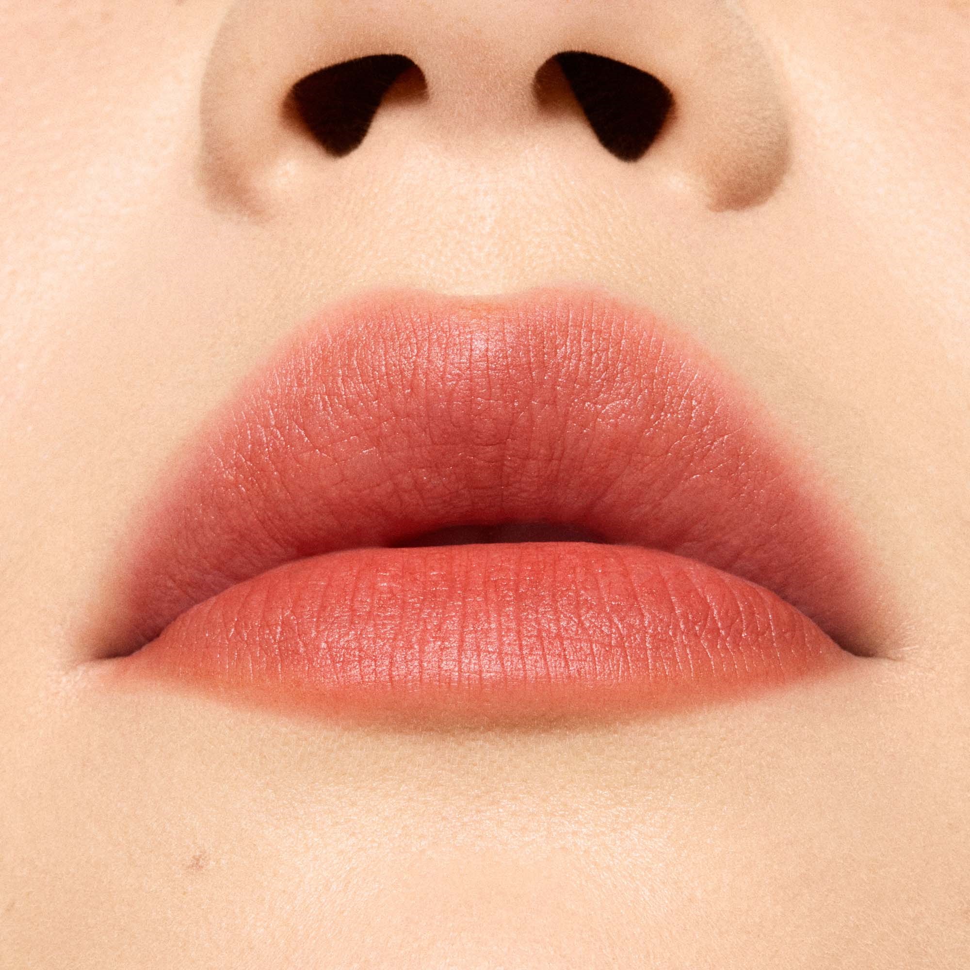 MAC Cosmetics Powder Kiss Hazy Matte Lipstick Marrakesh-Mere (obrázok 3)