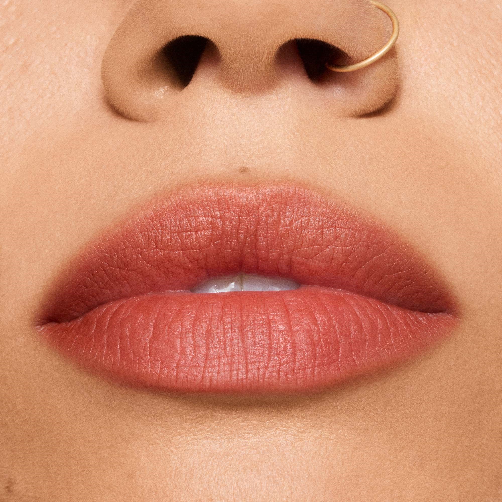 MAC Cosmetics Powder Kiss Hazy Matte Lipstick Marrakesh-Mere (obrázok 4)