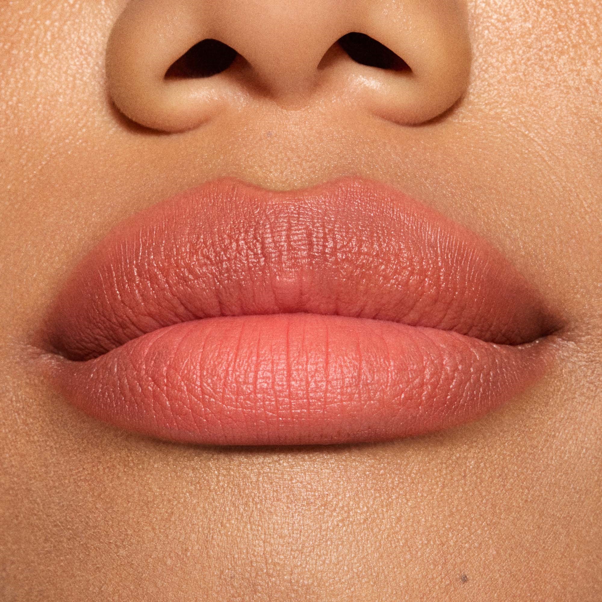 MAC Cosmetics Powder Kiss Hazy Matte Lipstick Mull It Over (obrázok 4)