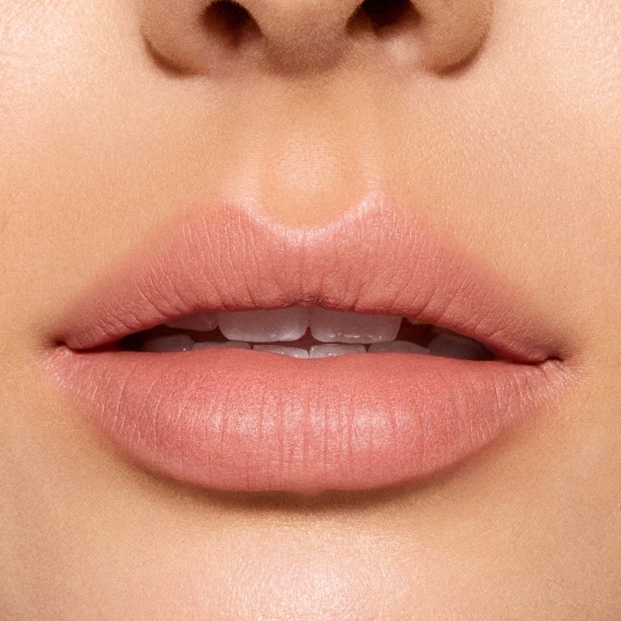 MAC Cosmetics Powder Kiss Hazy Matte Lipstick Off The Market (obrázok 3)