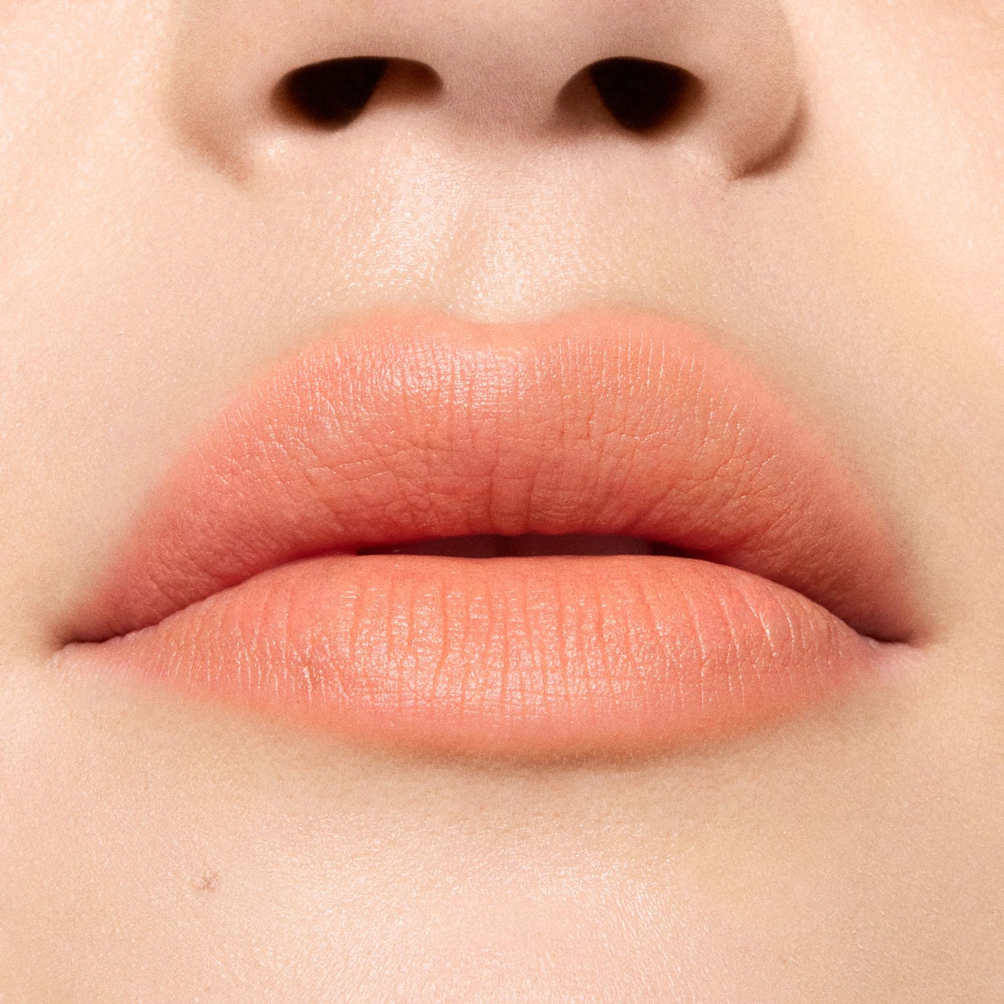MAC Cosmetics Powder Kiss Hazy Matte Lipstick Ready To Mingle (obrázok 3)