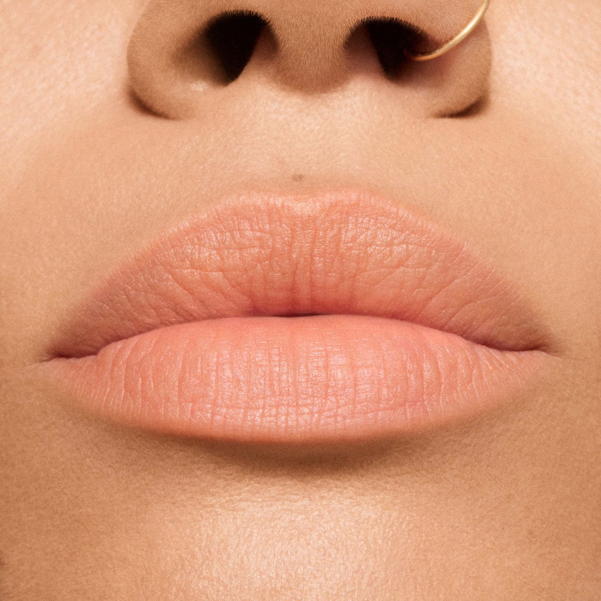 MAC Cosmetics Powder Kiss Hazy Matte Lipstick Ready To Mingle (obrázok 4)