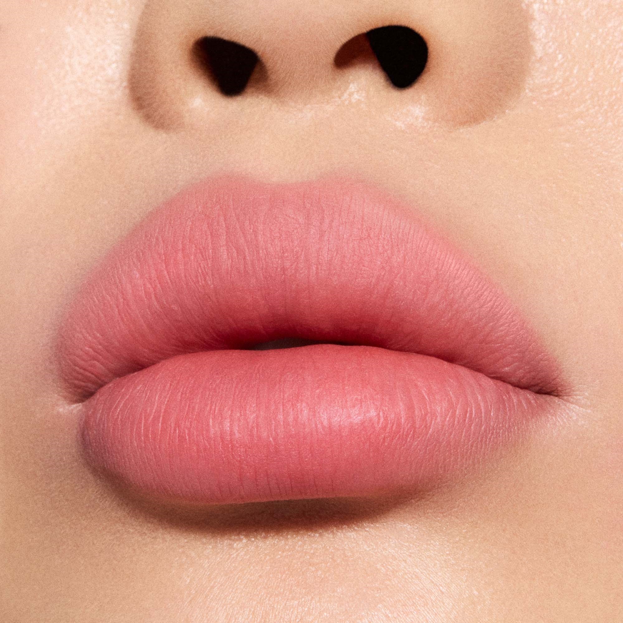 MAC Cosmetics Powder Kiss Hazy Matte Lipstick Stay Curious (obrázok 3)