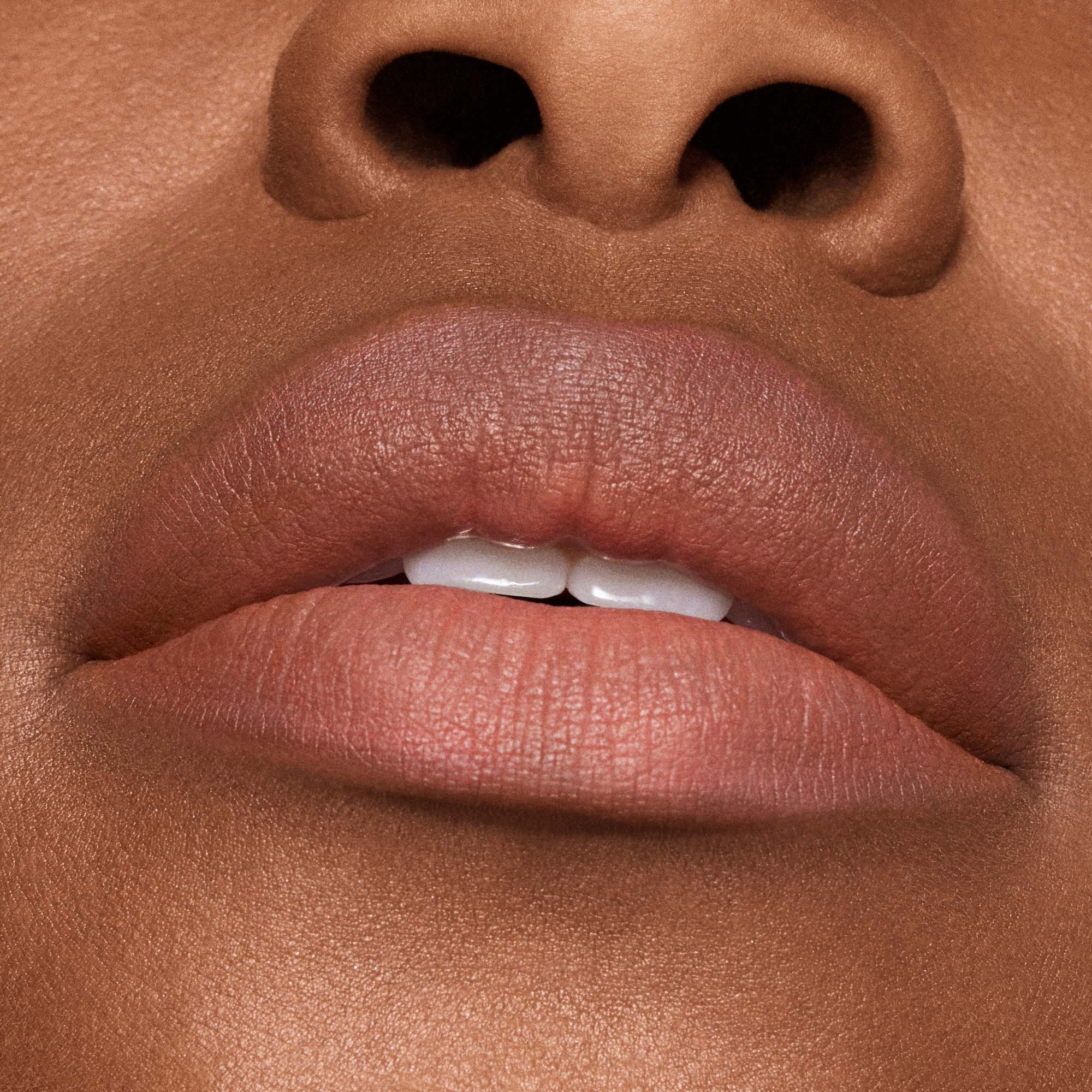 MAC Cosmetics Powder Kiss Hazy Matte Lipstick Teddy 2.0 (obrázok 5)