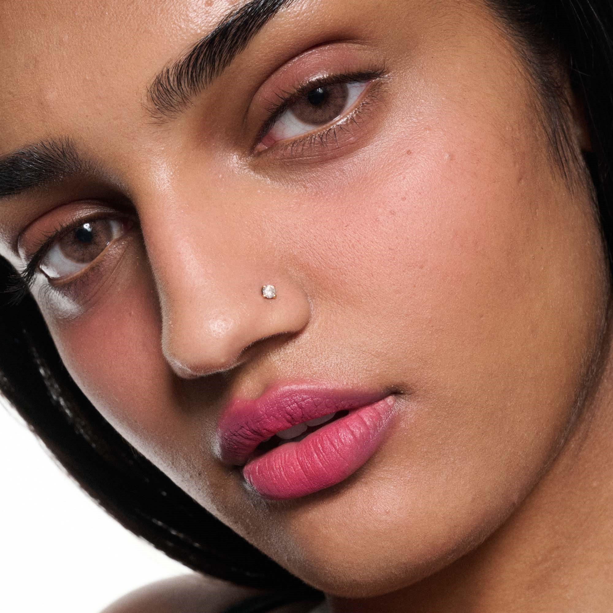 MAC Cosmetics Powder Kiss Lip + Cheek Mousse Billion $ Smile (obrázok 4)