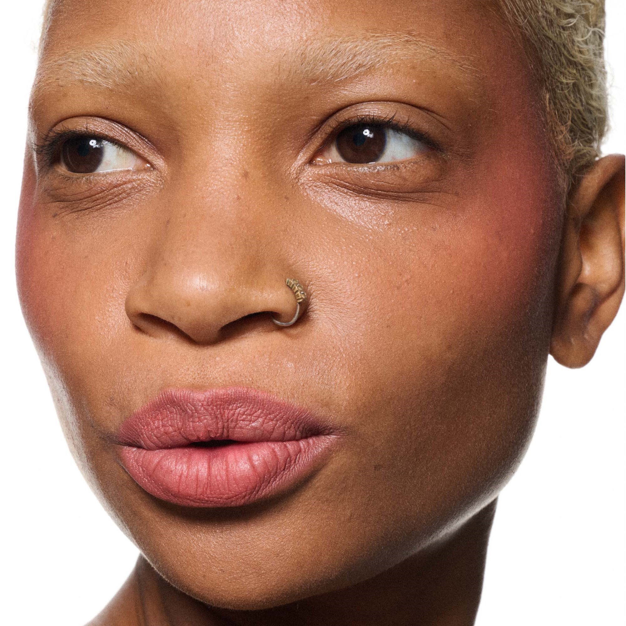 MAC Cosmetics Powder Kiss Lip + Cheek Mousse Creamsicle (obrázok 4)