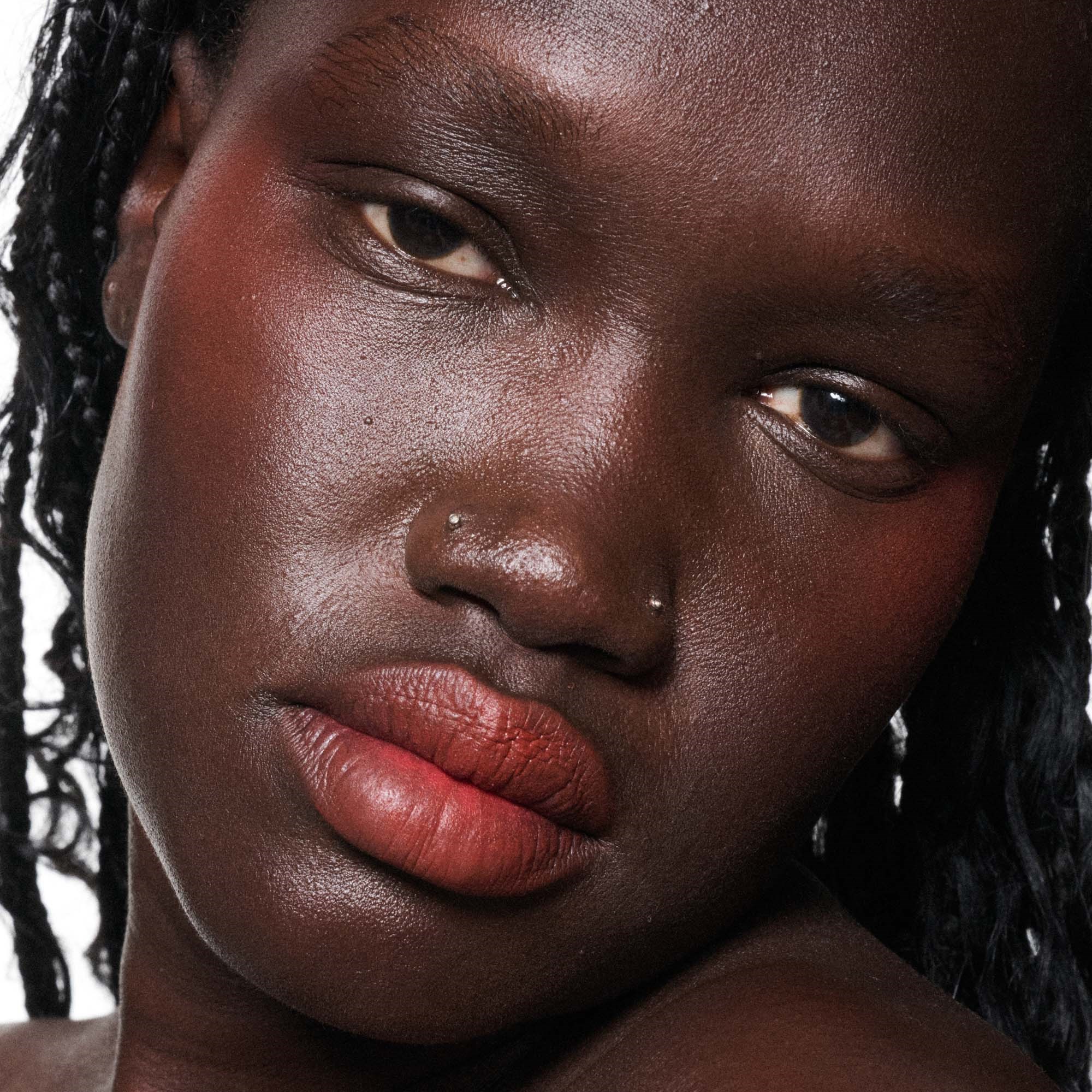 MAC Cosmetics Powder Kiss Lip + Cheek Mousse Marrakesh-Mere (obrázok 5)