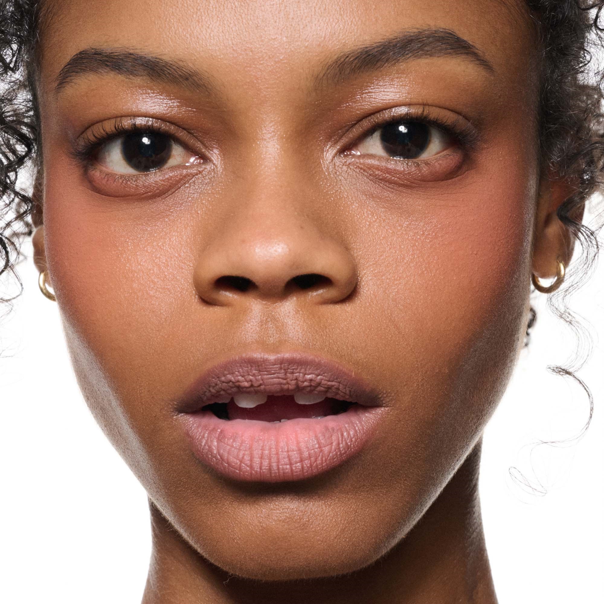 MAC Cosmetics Powder Kiss Lip + Cheek Mousse Warm Hug (obrázok 4)