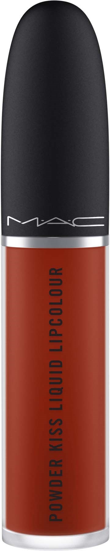 Błyszczyk do ust w czarnym, okrągłym opakowaniu z srebrnymi i czerwonymi akcentami, z napisem 'MAC Powder Kiss Liquid Lipcolour.'