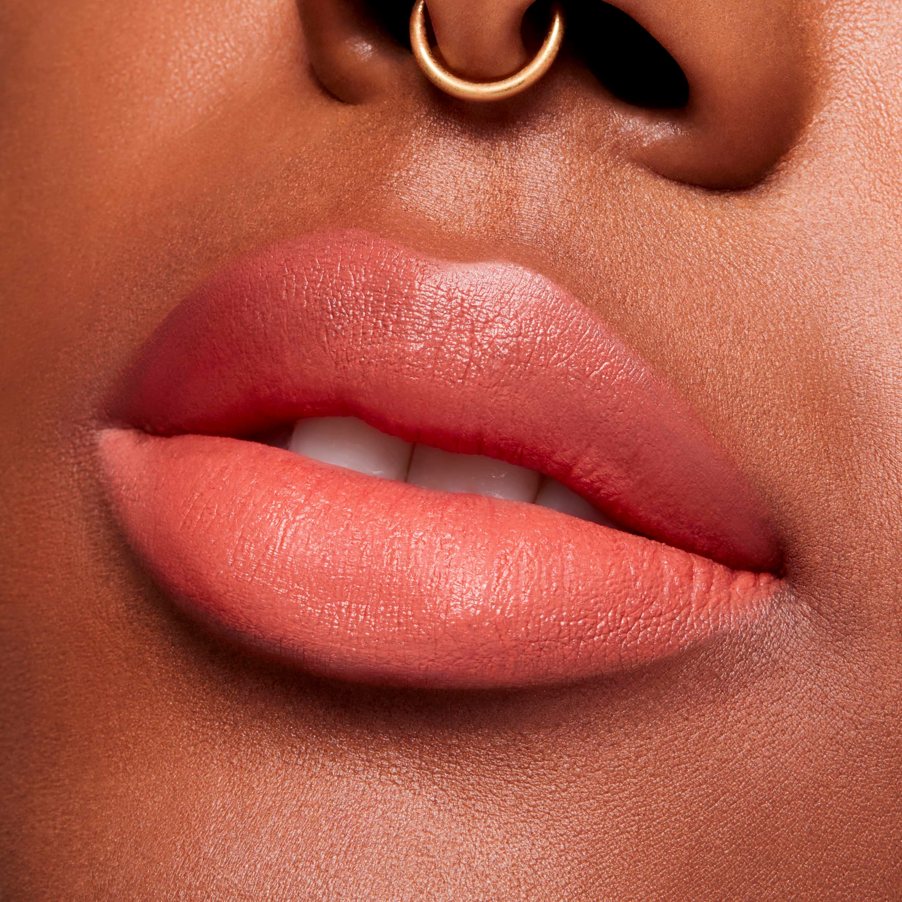 MAC Cosmetics Powder Kiss Powder Kiss Velvet Blur Slim Stick Mull It O (obrázok 4)