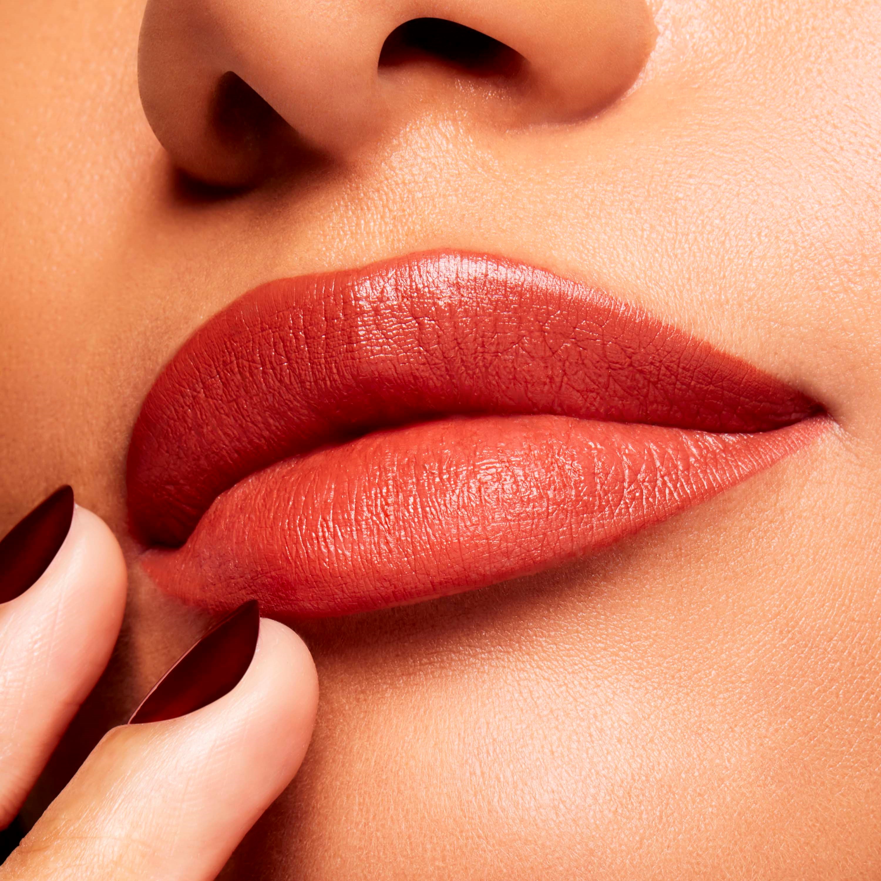 MAC Cosmetics Powder Kiss Velvet Blur Slim Stick Marrakesh-Mere (obrázok 3)
