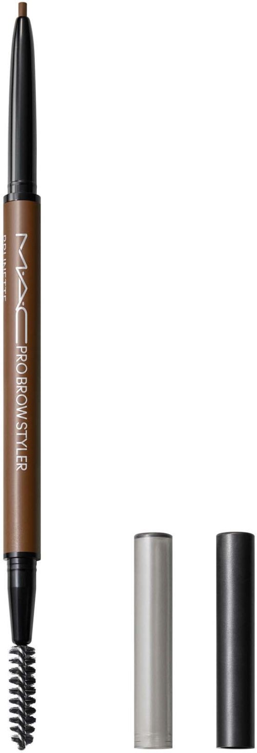 Ołówek do brwi z szczoteczką spoolie, oznaczony MAC Pro Brow Styler, stoi pionowo obok dwóch nakrętek.