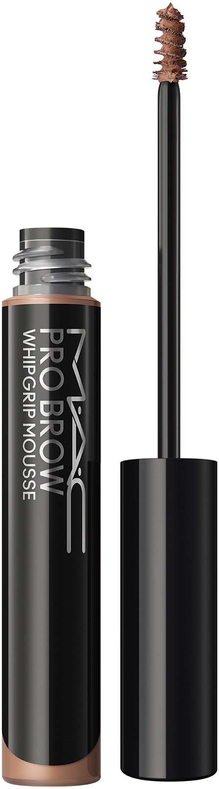 MAC Pro Longwear Whipped Powder Foundation w opakowaniu z widoczną nazwą produktu.