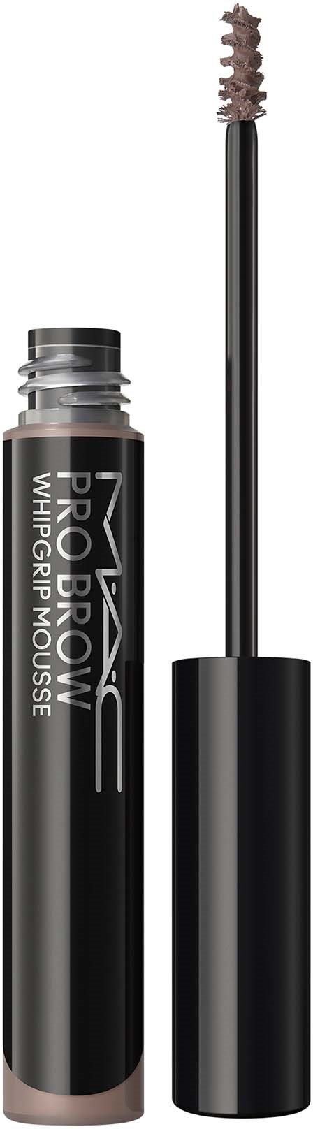 Czarna tubka MAC Pro Longwear Whipped Moisture z aplikatorem. Pokrywka jest zdjęta, produkt widać na aplikatorze.