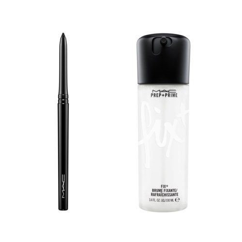 Ein schwarzer Stift und eine weiße Sprühflasche mit schwarzem Deckel, gekennzeichnet mit MAC, stehen nebeneinander.