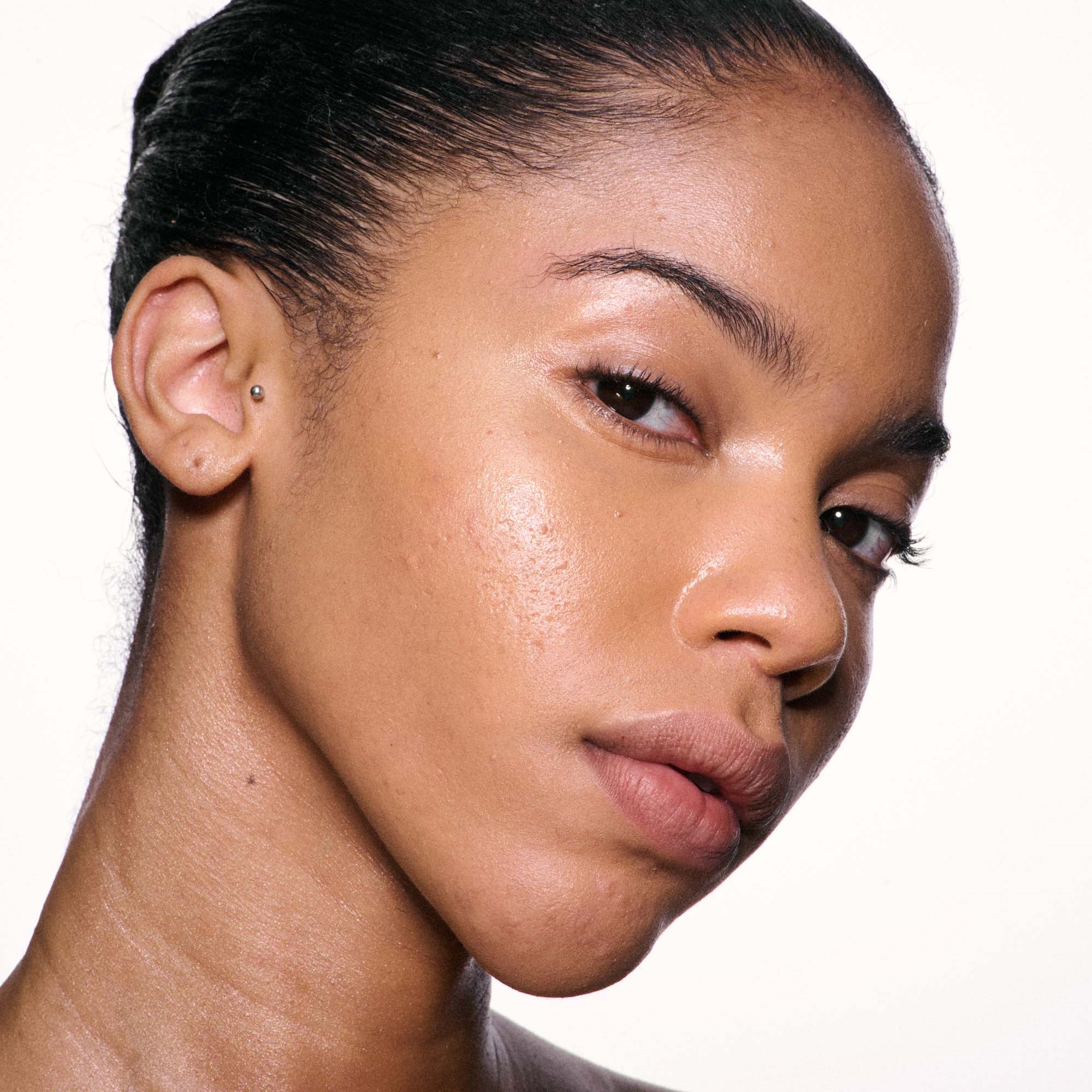 MAC Cosmetics Skinfinish Lightstruck Liquid Highlighter Extra Ordinary (obrázok 4)
