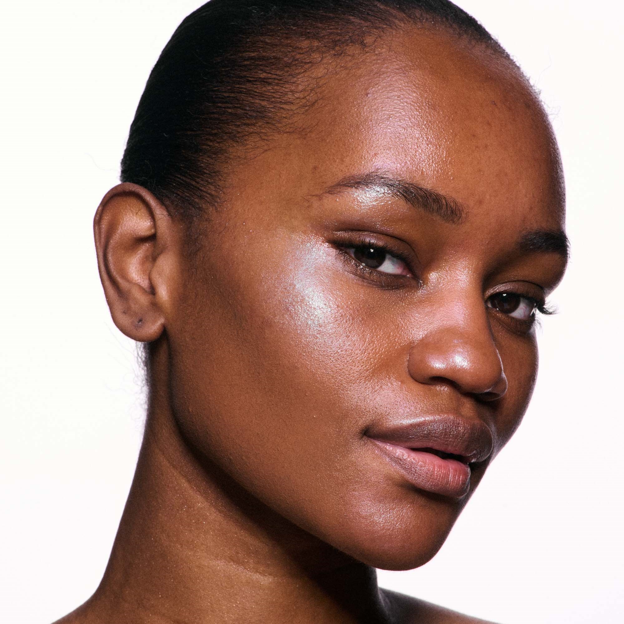 MAC Cosmetics Skinfinish Lightstruck Liquid Highlighter Glacial (obrázok 5)