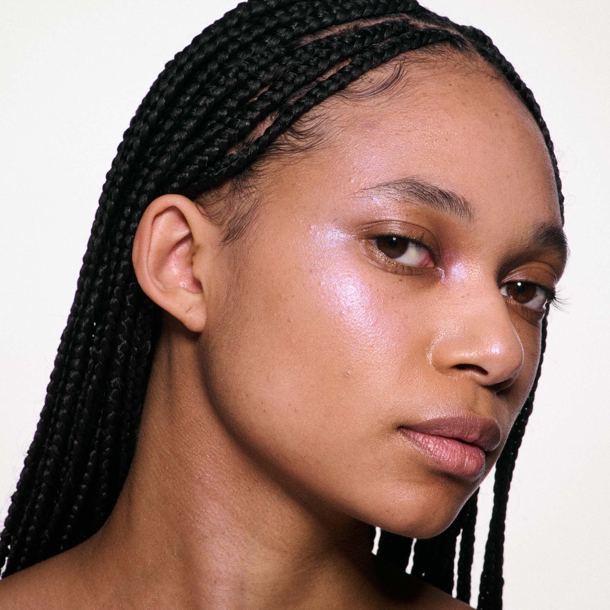 MAC Cosmetics Skinfinish Lightstruck Liquid Highlighter Lilac Haze (obrázok 4)
