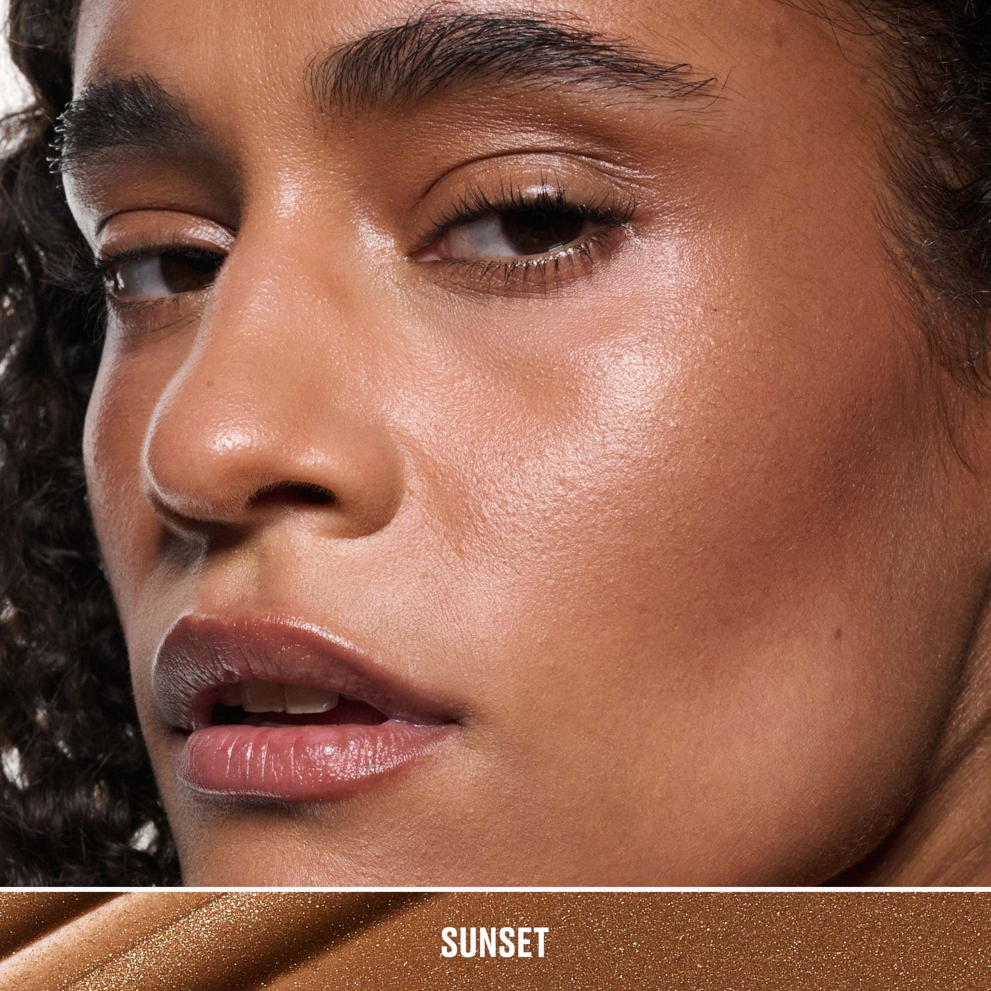 MAC Cosmetics Strobe Beam Liquid Bronzelighter Sunset (obrázok 3)