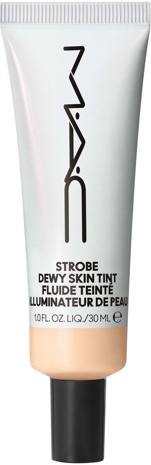 En tub med MAC Strobe Dewy Skin Tint med beige botten och svart lock.