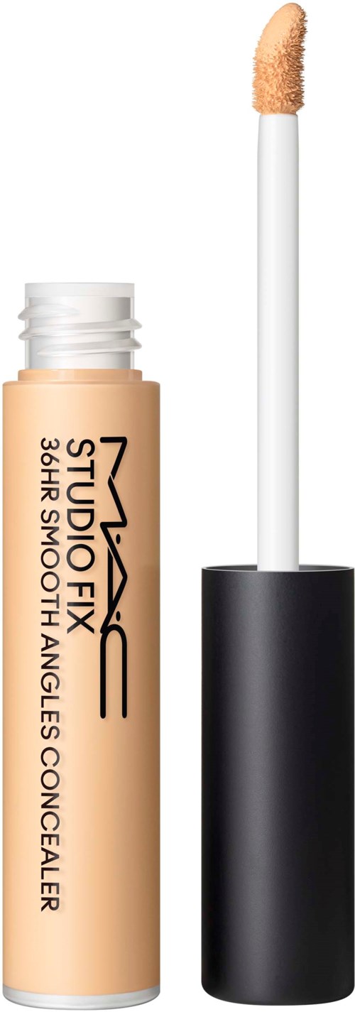 Concealerstick met applicator, gemarkeerd MAC Studio Fix. Geen achtergrond of extra details.