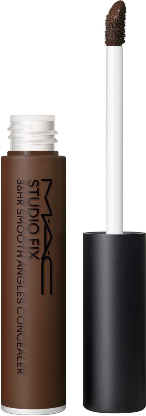 Een MAC vloeibare lippenstift in een bruintint met de applicator naast de open doos.