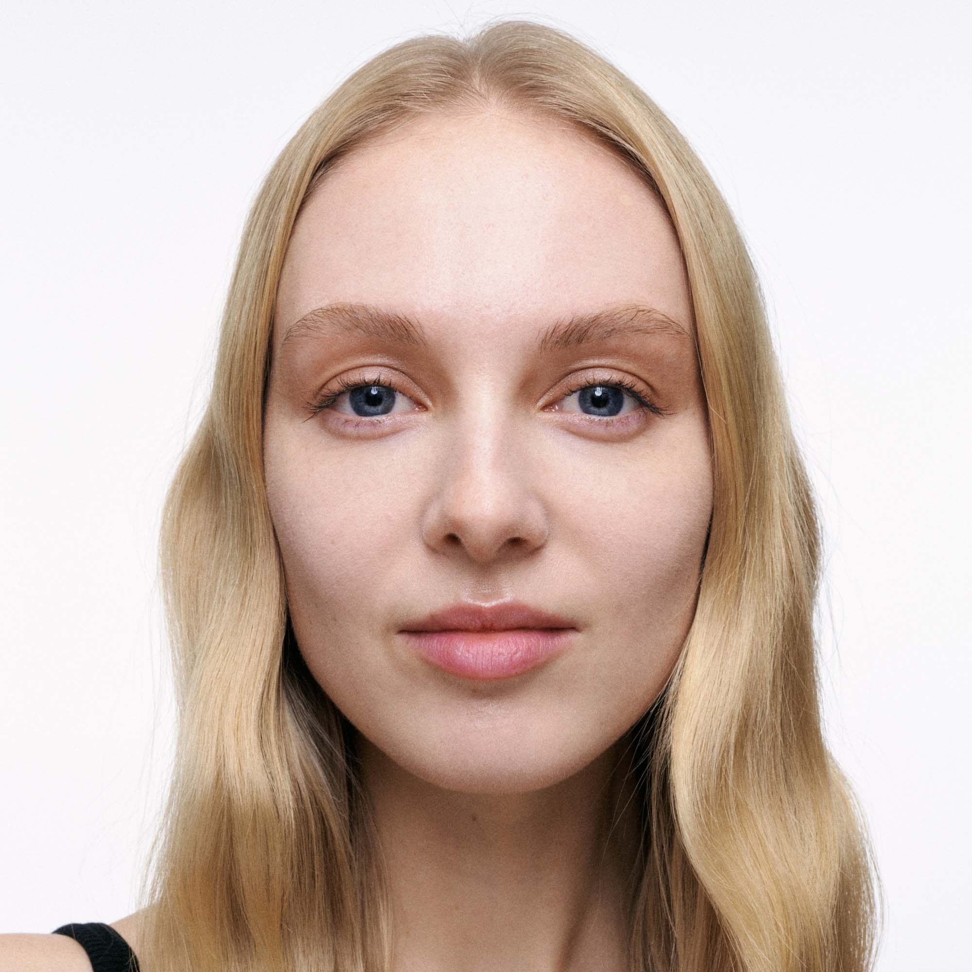 MAC Cosmetics Studio Fix 36HR Smooth Angles Concealer NW11 (obrázok 3)