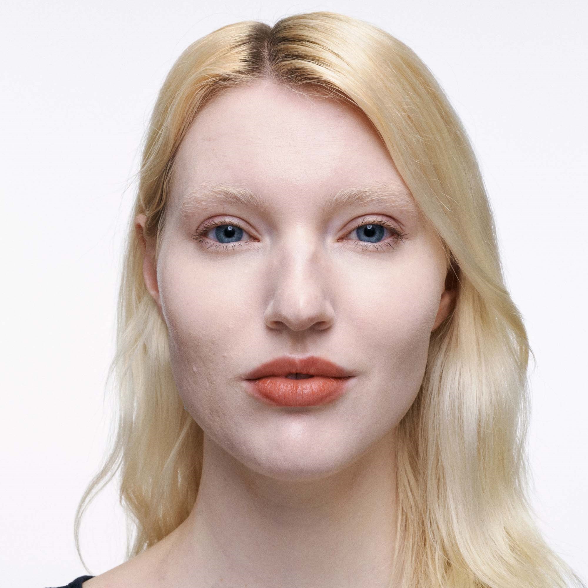 MAC Cosmetics Studio Fix 36HR Smooth Angles Concealer NW5 (obrázok 3)