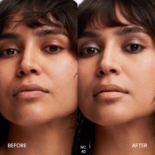 Sammenligning av en kvinne før og etter sminke, viser endringer i hud, øye makeup og leppefarge.