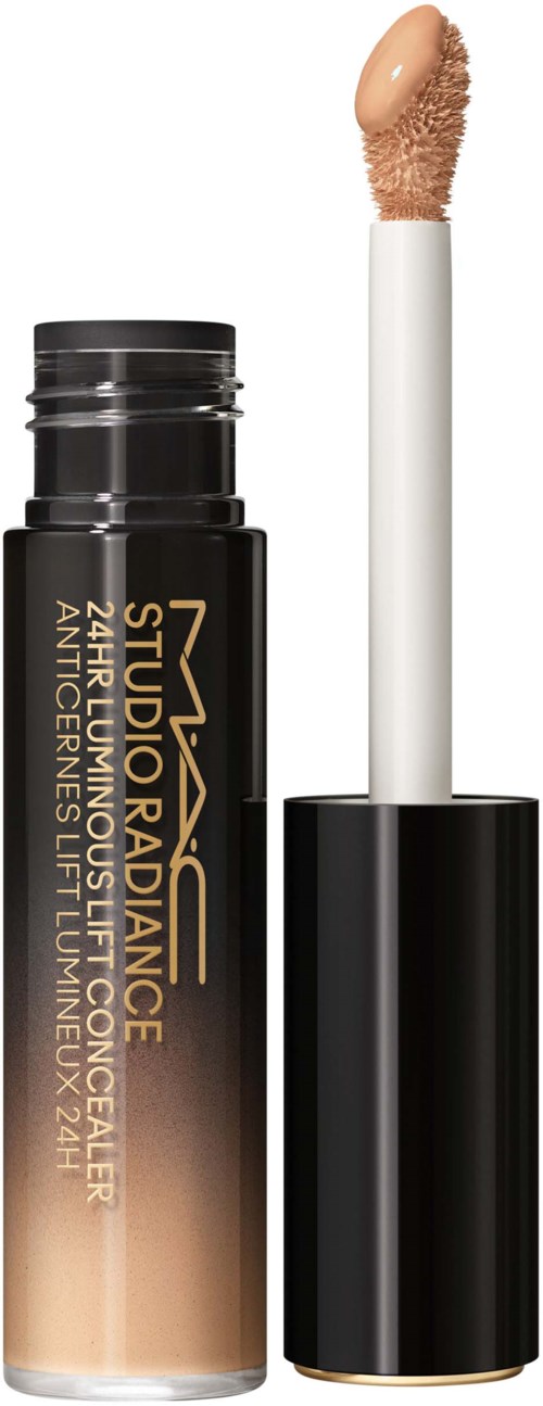 Lippenbalsemtube met applicator, goud en zwart ontwerp, met label 'MAC Studio Radiance' voor stralende lippen.